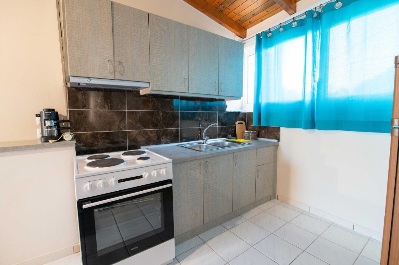 The Happiness Of Vangelis Paralia Vrachou Exterior photo