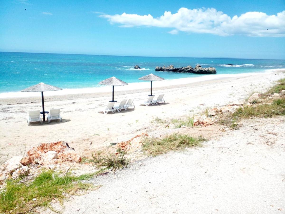 The Happiness Of Vangelis Paralia Vrachou Exterior photo